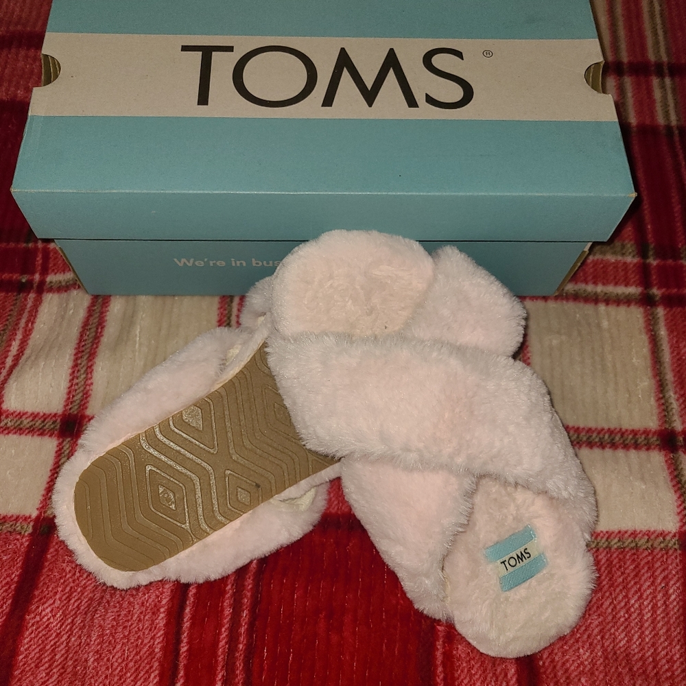 ==^Toms "Susie" Pink Faux Fur - Picture 2 of 14